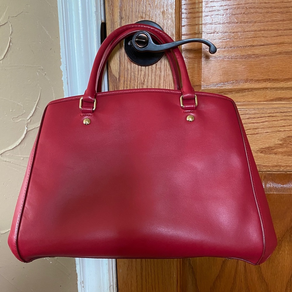 A Coach red leather quilted satchel handbag - Picture 3 of 8